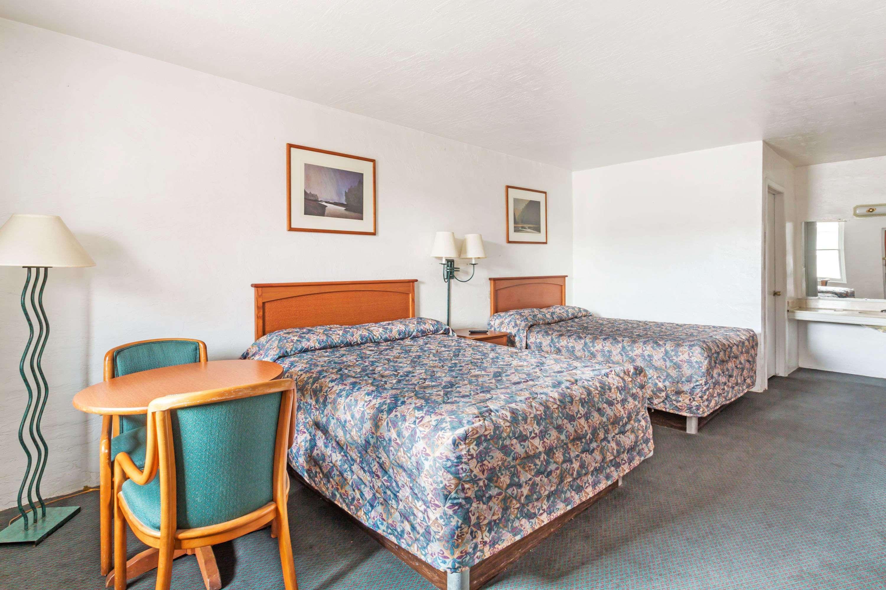 Americas Best Value Inn Wendover Ngoại thất bức ảnh
