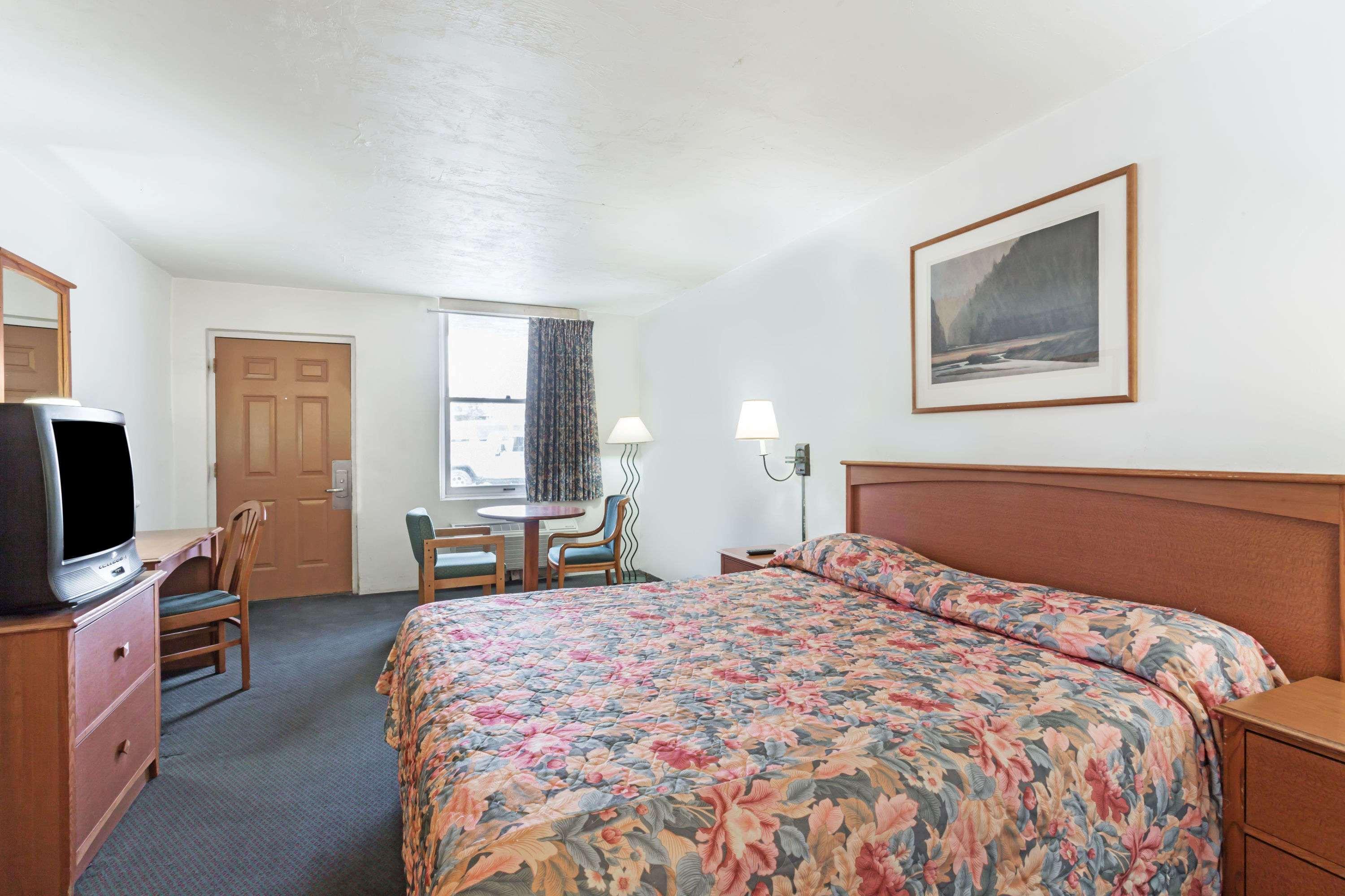 Americas Best Value Inn Wendover Ngoại thất bức ảnh