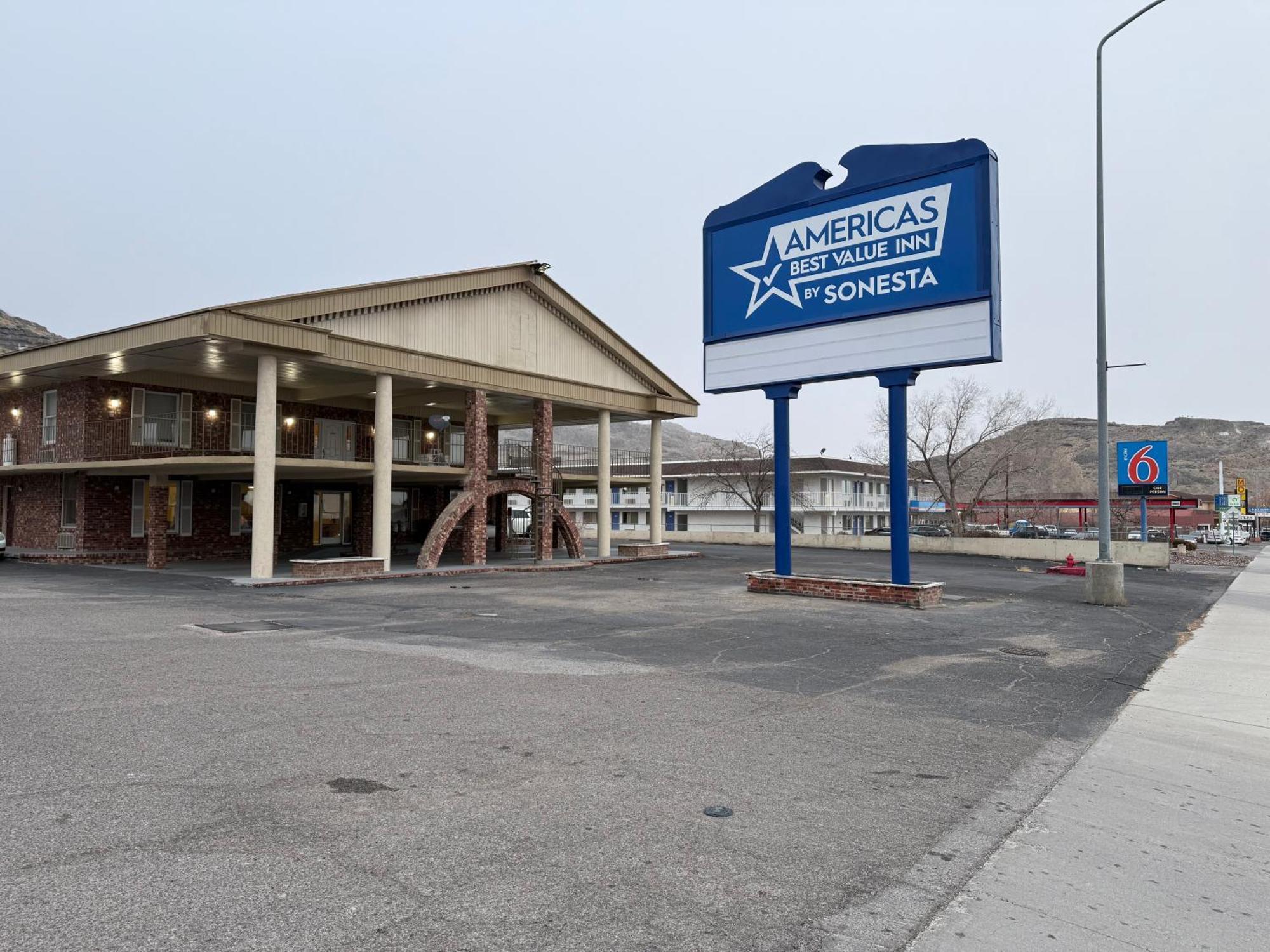 Americas Best Value Inn Wendover Ngoại thất bức ảnh